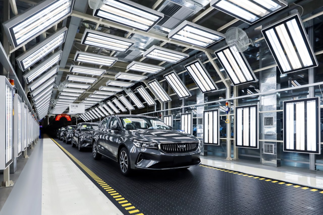 Geely ne bo gradil novih tovarn Geely ne bo gradil novih tovarn