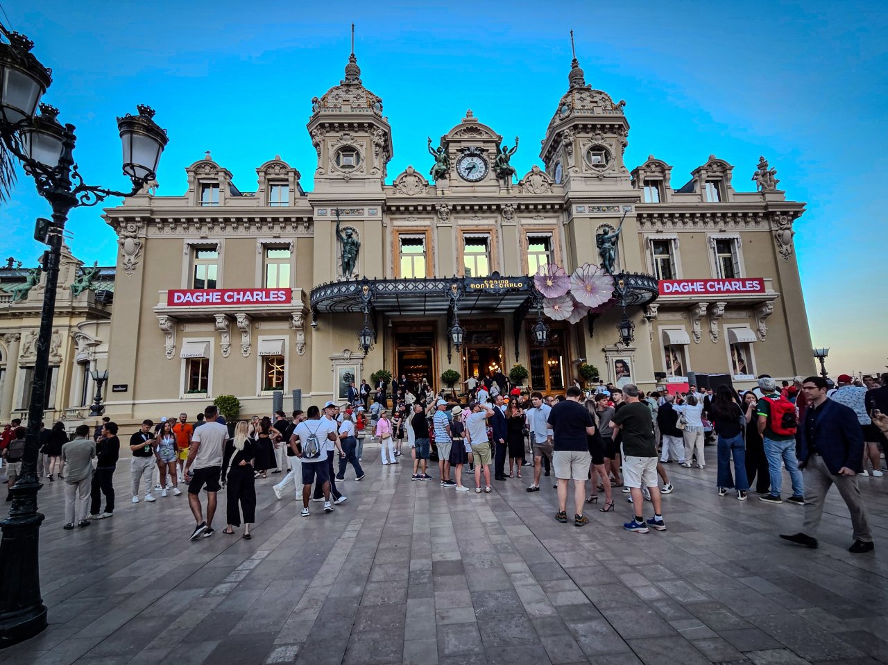 Znameniti Casino Monte Carlo, ki bo letos slavil 160-letnico odprtja, je začetnik gospodarskega razcveta te mikrodržavice.