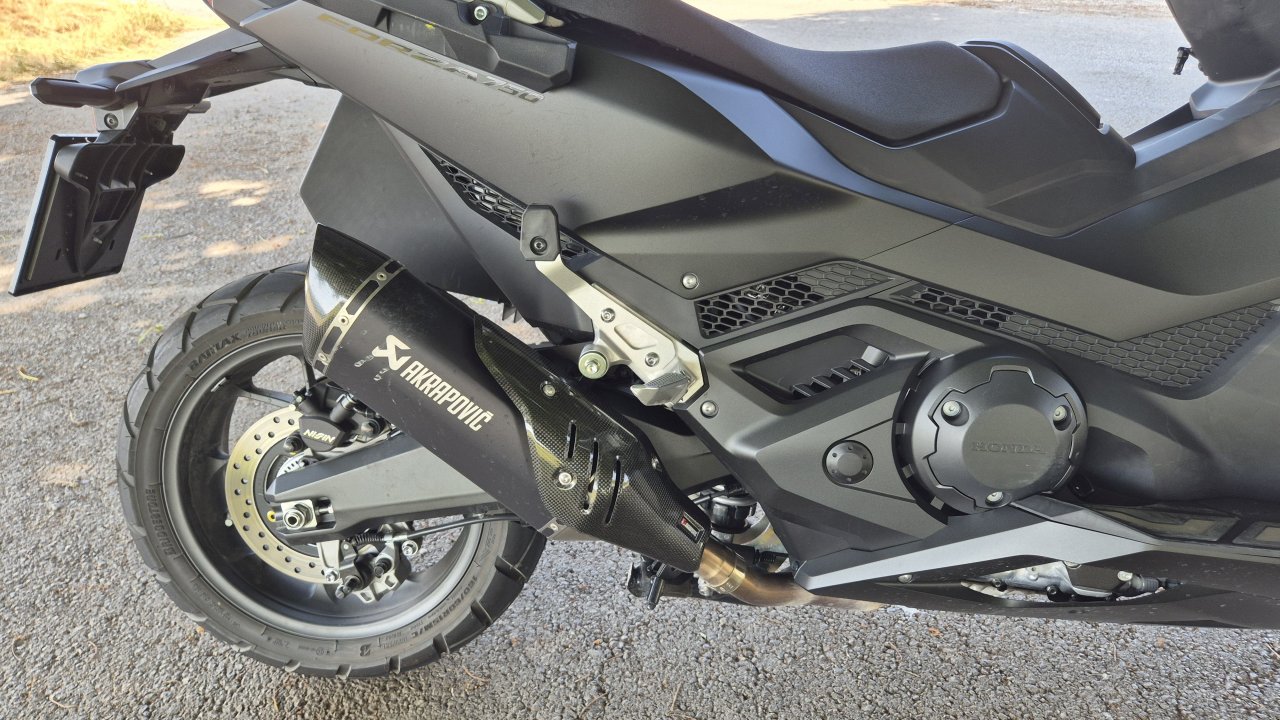 Kot nekakšen mini Goldwing