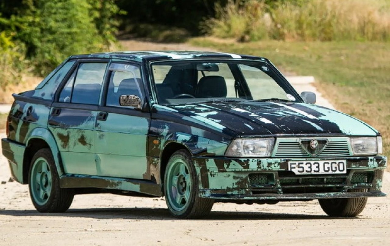 Legendarna Clarksonova Alfa Romeo 75 išče novega lastnika Legendarna Clarksonova Alfa Romeo 75 išče novega lastnika