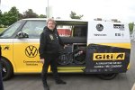 Odhaja na pot okoli sveta z električnim kombijem - fotografija 1