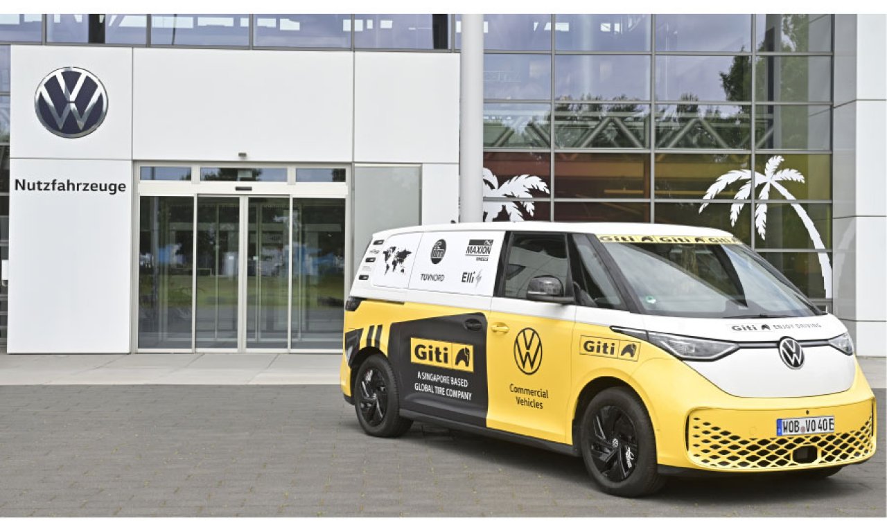 Odhaja na pot okoli sveta z električnim kombijem Odhaja na pot okoli sveta z električnim kombijem