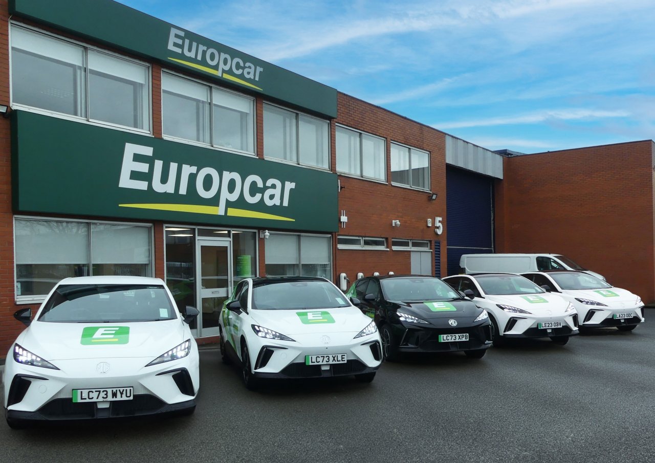 Rent-a-car le še na elektriko? Rent-a-car le še na elektriko?