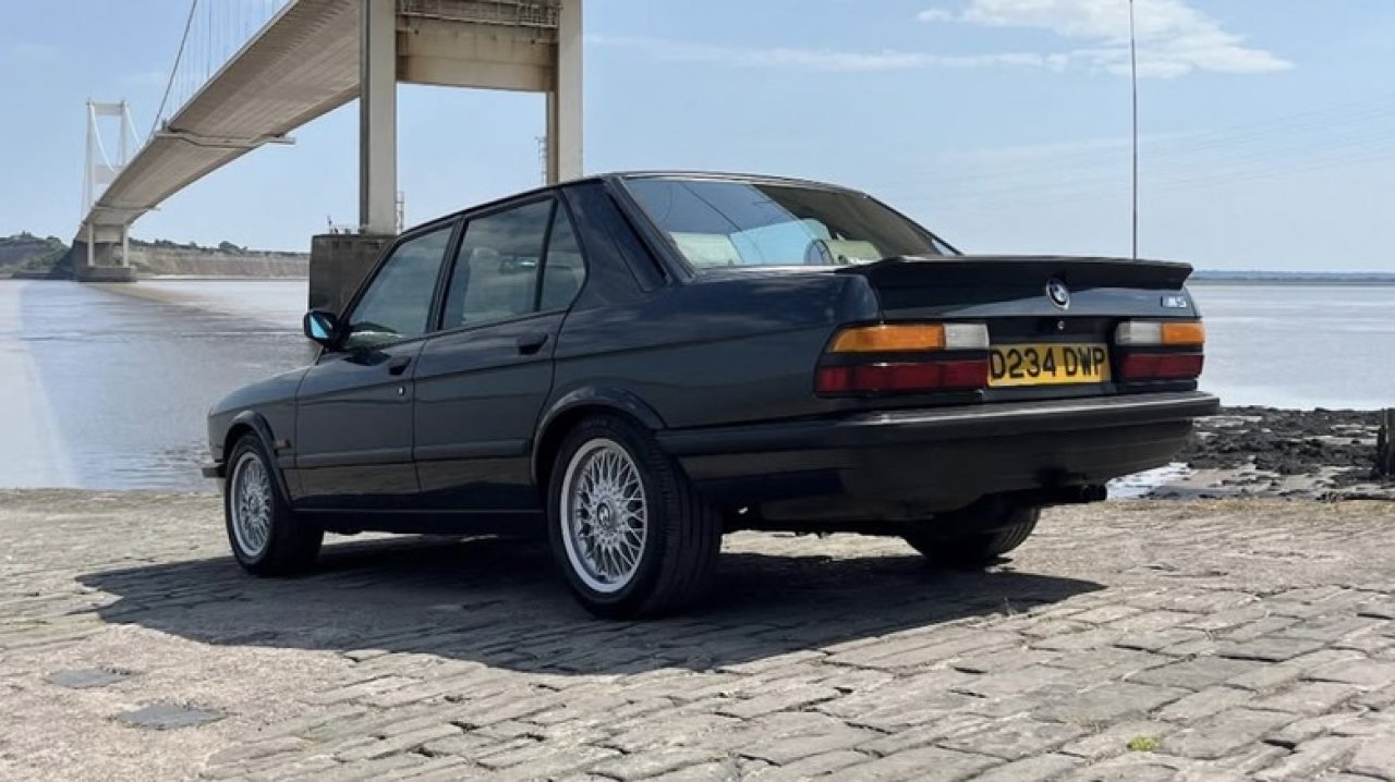 Ukraden Harrisov avto najden s pomočjo Instagrama