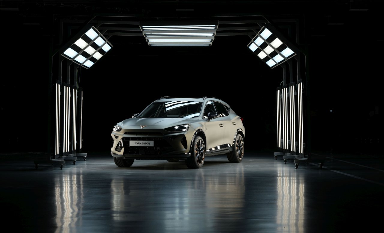 Formentor e-Hybrid s ceno pod 40 tisočaki