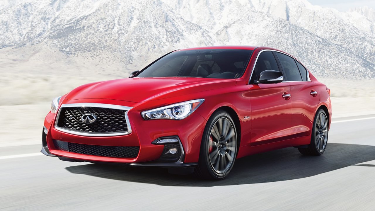 Infiniti načrtuje bencinsko limuzino