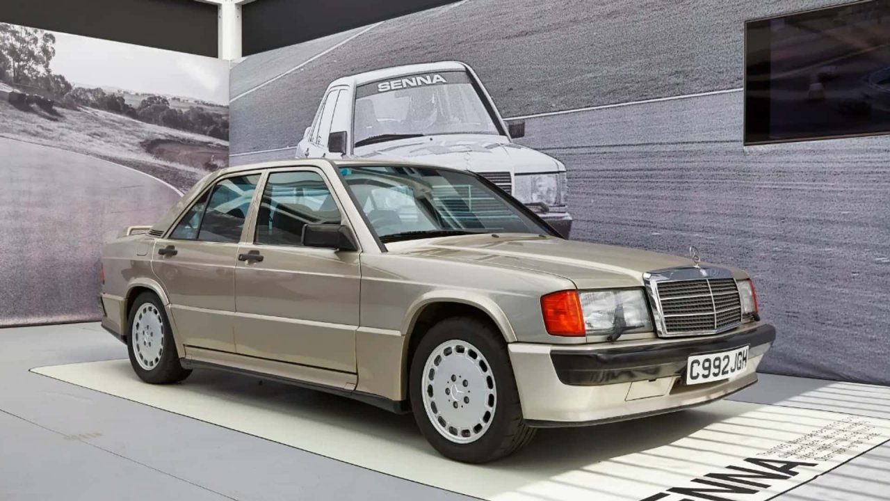 Prodaja se osebni avto Ayrtona Senne