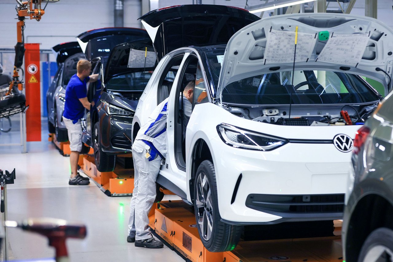 V avtomobilski industriji ukinjenih več kot 50.000 delovnih mest V avtomobilski industriji ukinjenih več kot 50.000 delovnih mest
