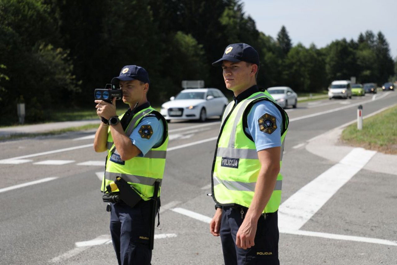 Več kot 4 tisoč prehitrih voznikov v tednu dni