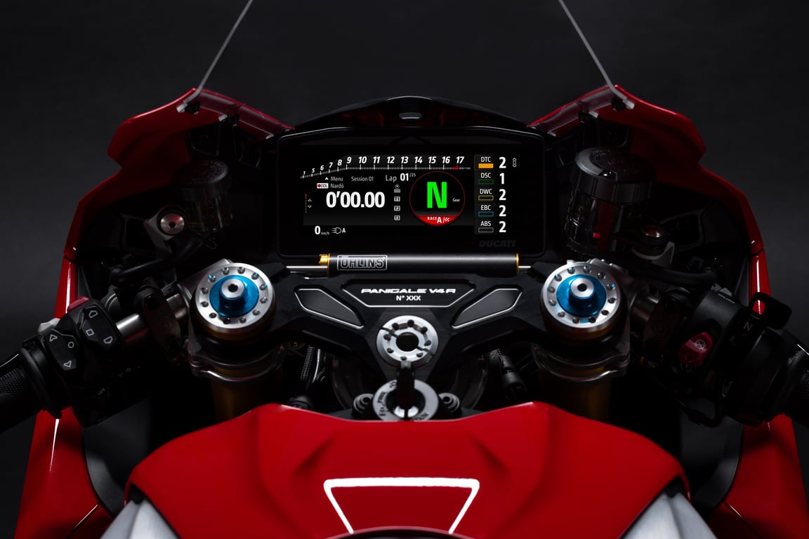 Cestna specialka, ki gre preko 330 km/h