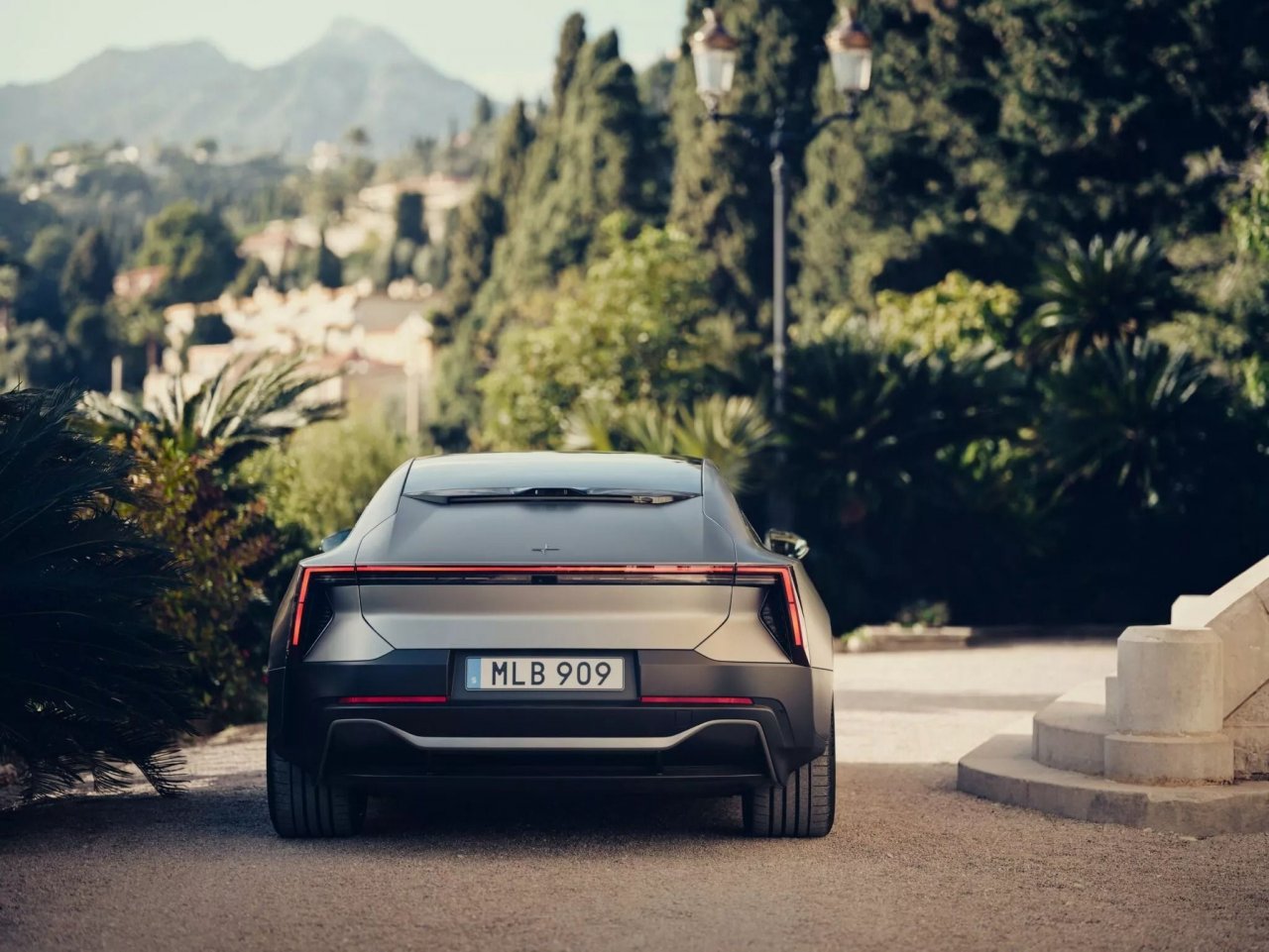 Grand tourer na švedski način