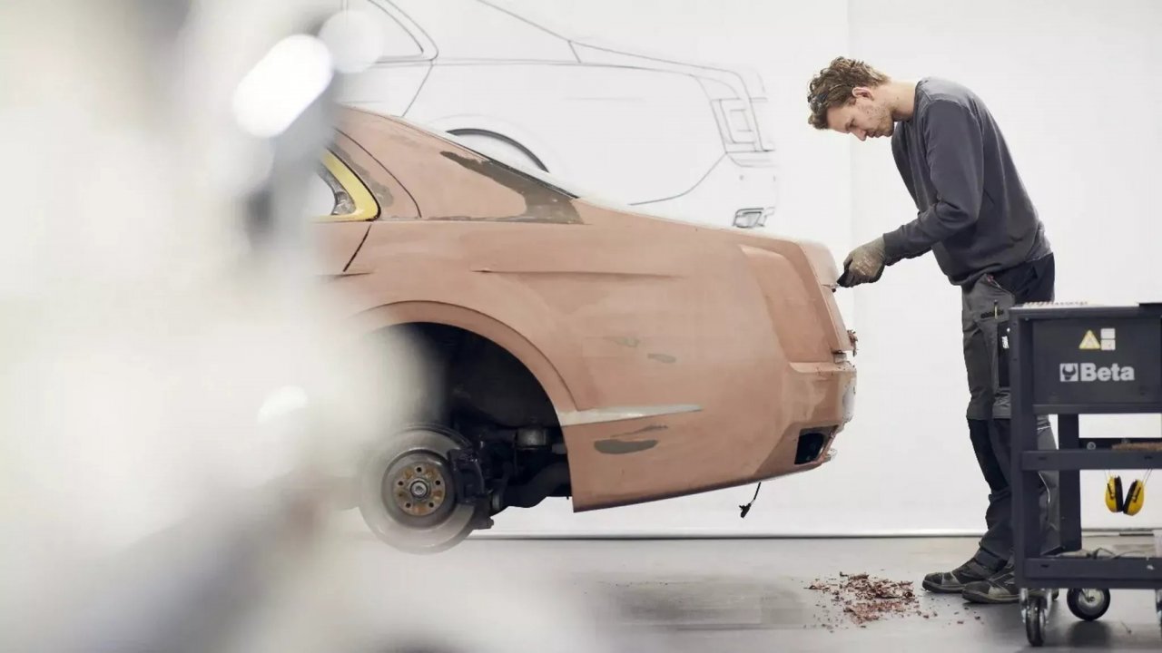 Packard se po sedmih desetletjih vrača kot unikat