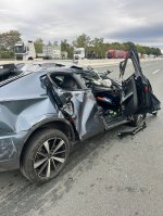 Uničen Ferrari, pa kar 65 kazni - fotografija 1