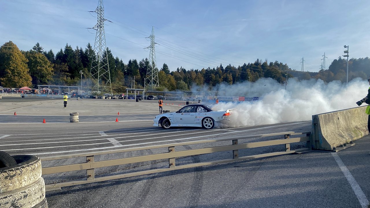 Prvaka driftanja sta Martin Grošelj in Erik Jankovič Prvaka driftanja sta Martin Grošelj in Erik Jankovič