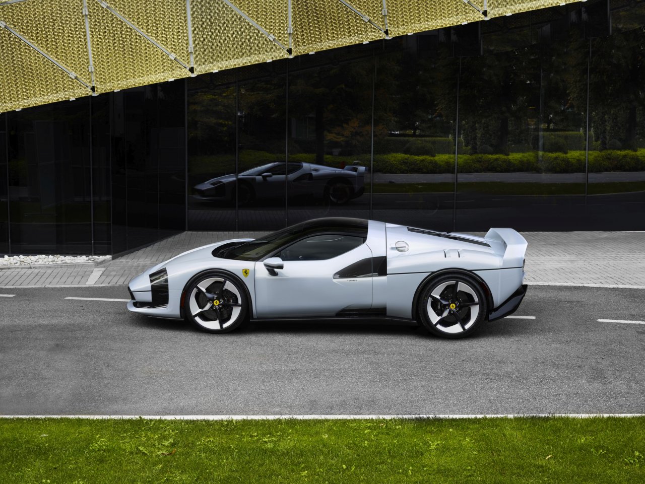 Ferrari SC40 – sodobni poklon legendarnemu F40 Ferrari SC40 – sodobni poklon legendarnemu F40