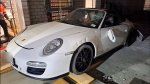 90-letnik s Porschejem 911 obvisel v zraku - fotografija 2