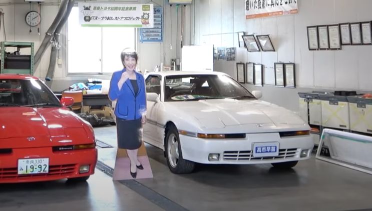 Japonska premierka za volanom Toyote Supre A70