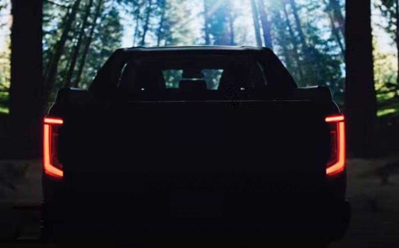 Prihaja novi Hilux Prihaja novi Hilux