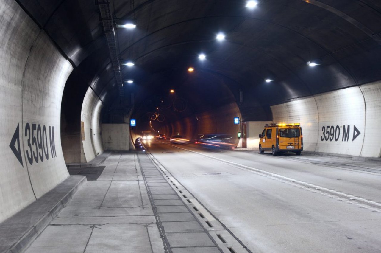 Izvedeli smo, kdaj bodo odprli drugo cev karavanškega predora Izvedeli smo, kdaj bodo odprli drugo cev karavanškega predora