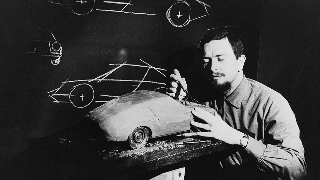 Pogosto imenovan F. A. Porsche, je bil eden najvplivnejših industrijskih oblikovalcev 20. stoletja, čeprav je sam vedno poudarjal, da ni umetnik. Rodil se je 11. decembra 1935 v Stuttgartu in odraščal v okolju, kjer so tehnika, inženirstvo in inovacije predstavljali vsakdan. Kljub temu da je bil vnuk ustanovitelja znamke Porsche, se ni videl kot avtomobilski oblikovalec v klasičnem pomenu besede, temveč kot zagovornik stroge funkcionalnosti. Njegovo najpomembnejše delo je brez dvoma oblikovanje prvega Porscheja 911, avtomobila, ki je postal eden najbolj prepoznavnih silhuet v zgodovini avtomobilizma. Leta 1972 je skupaj z bratom ustanovil Porsche Design, studio, ki je presegel avtomobilski svet. Med njegovimi najbolj ikoničnimi izdelki sta ura Chronograph I, prva povsem črna zapestna ura na svetu, ter sončna očala P’8478 z zamenljivimi lečami. Umrl je leta 2012.