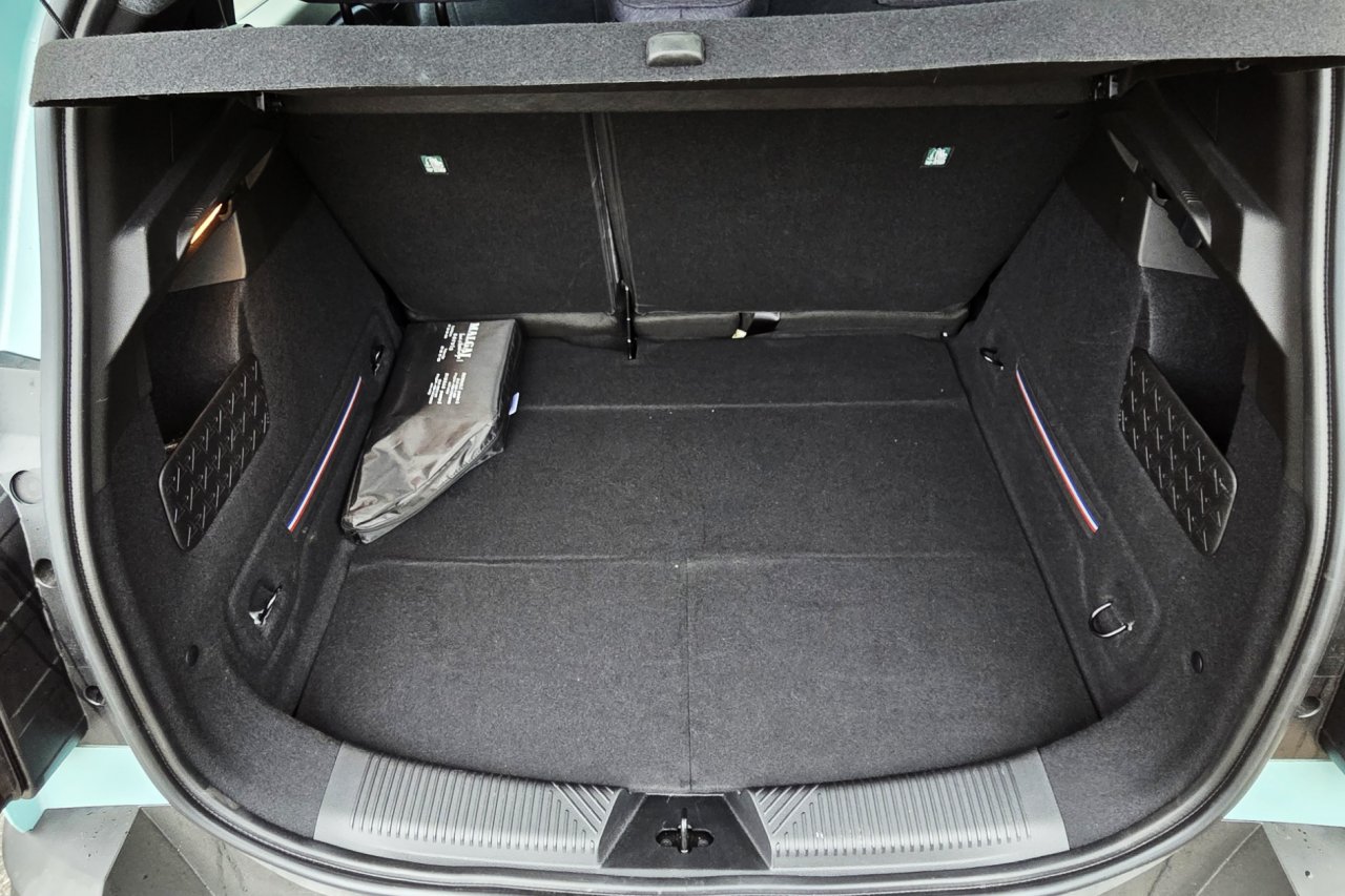 Vsi aduti električnega Renaulta 4