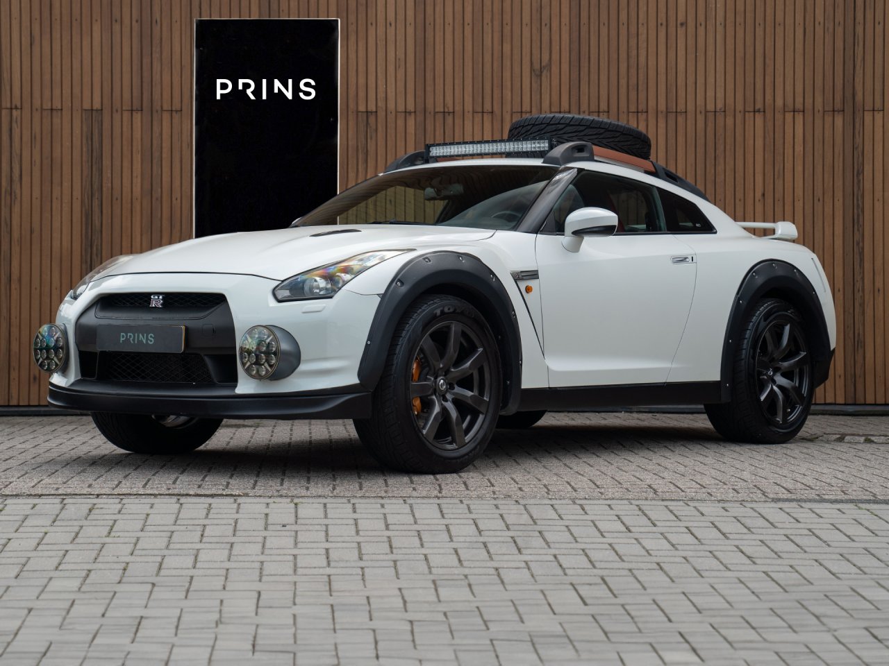 Unikatni Nissan GT-R išče novega lastnika