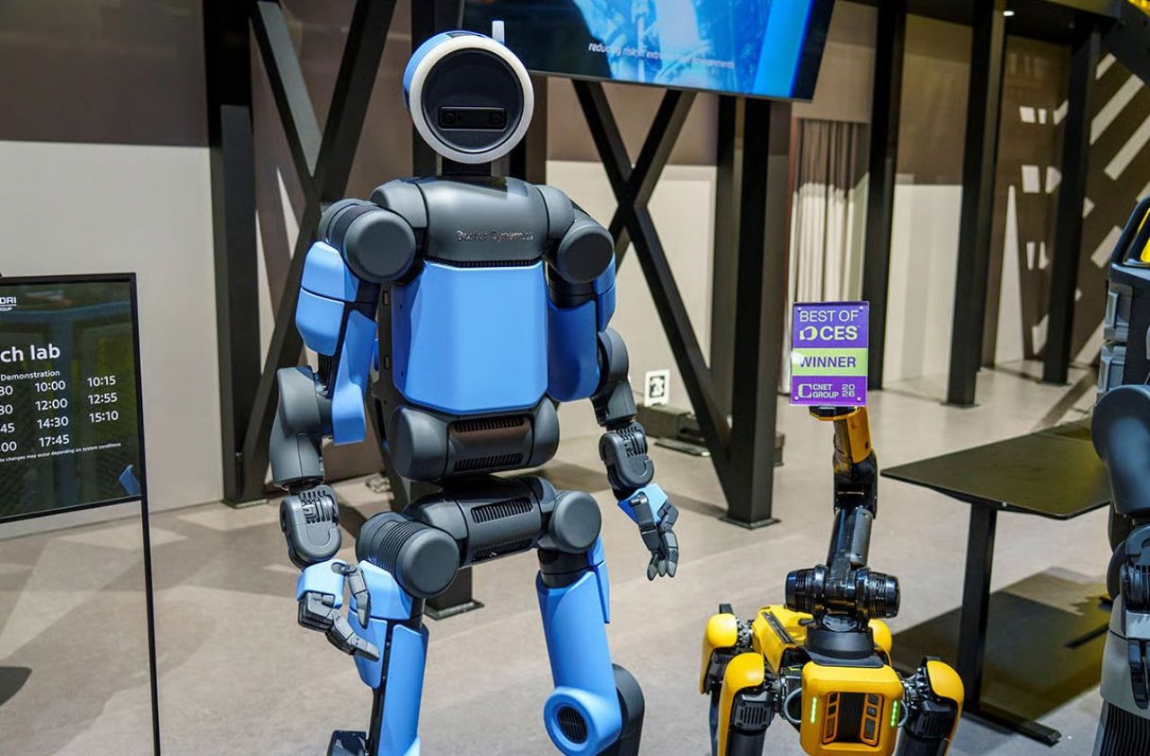 »Noben robot ne bo vstopil v tovarno!« »Noben robot ne bo vstopil v tovarno!«