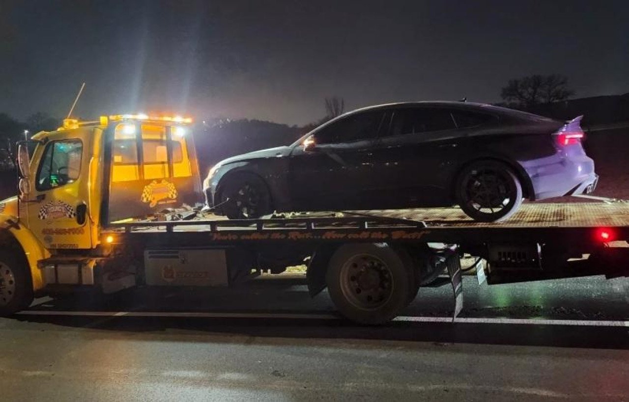 Sanje so trajale le štiri dni: 19-letnik ob Audija S5 zaradi divjanja z 214 km/h