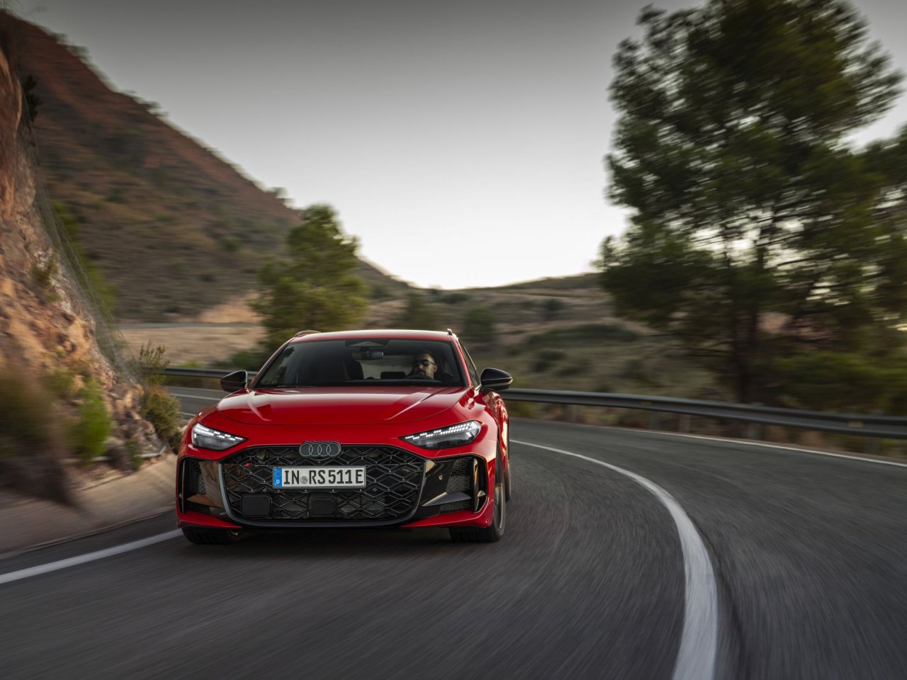 Elektrificirani šestvaljnik ga požene do 285 km/h