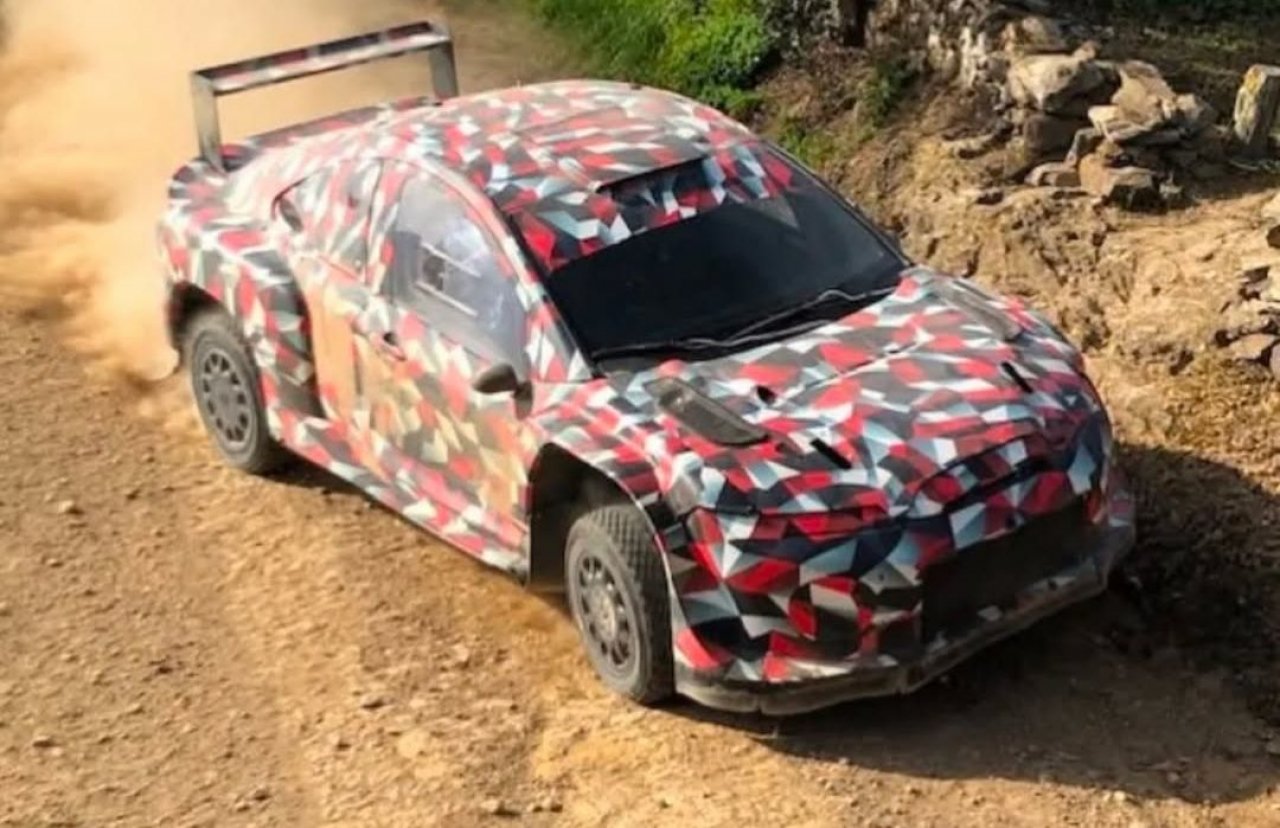 Prvi obrisi nove Toyote Celice, ta bo tudi dirkalnik Prvi obrisi nove Toyote Celice, ta bo tudi dirkalnik