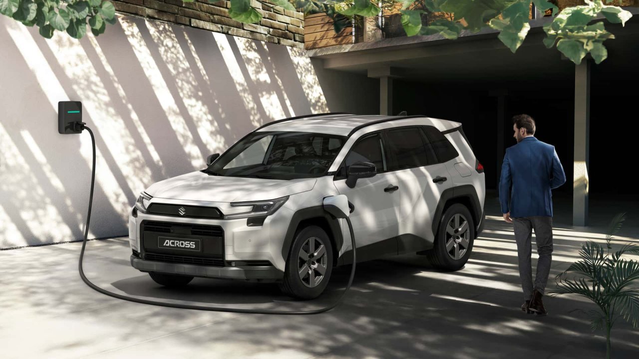 Suzuki si je spet sposodil najnovejšo Toyoto Suzuki si je spet sposodil najnovejšo Toyoto
