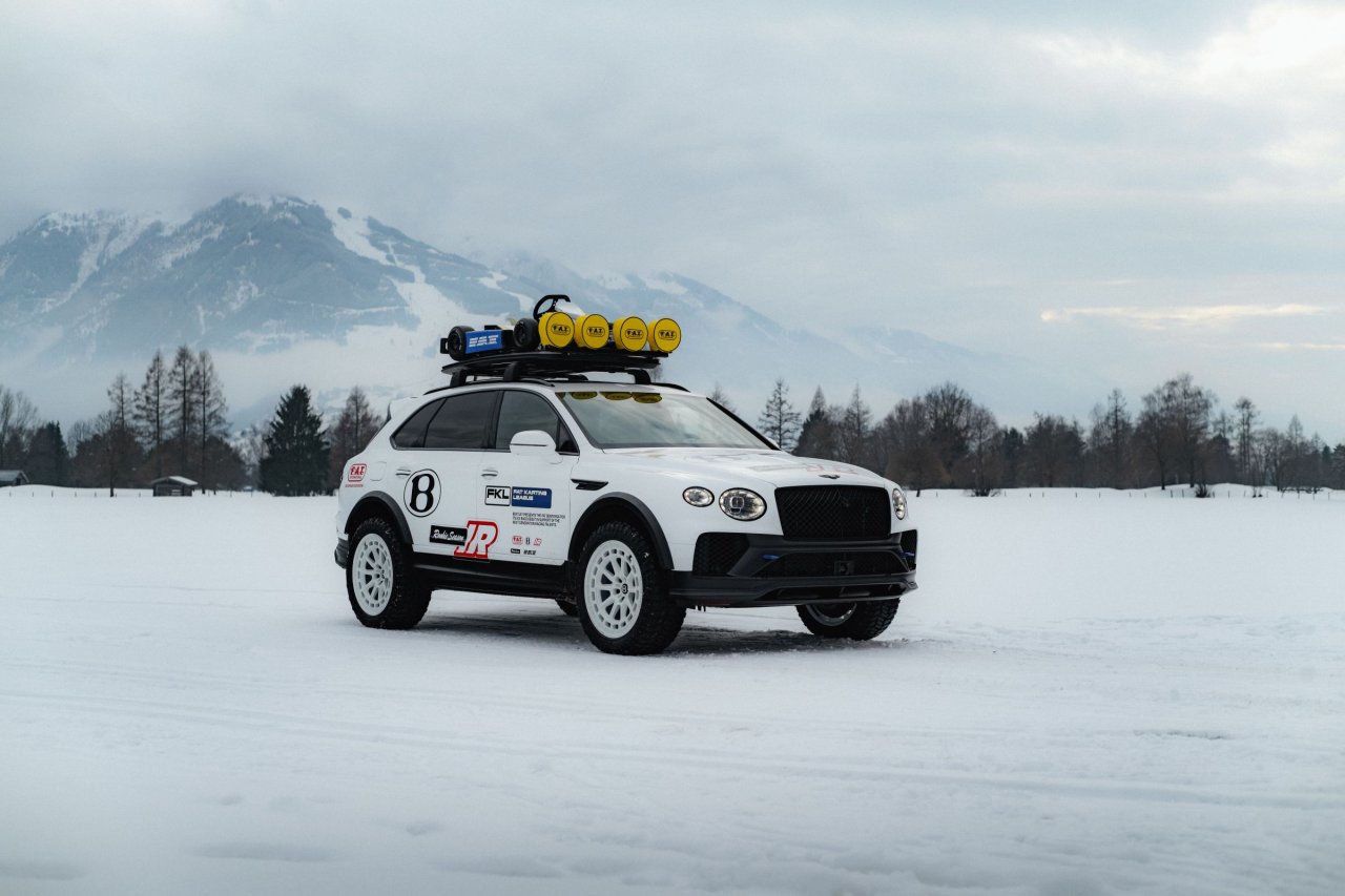 Terenska zverina z leda v Zell am Seeju