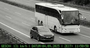 Vozil le 7 km/h prehitro, dobil kazen 960 evrov in prepoved vožnje