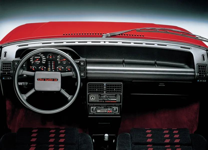 Fiat Uno Turbo i.e.: mali Italijan, ki je v 80. letih presenetil Evropo