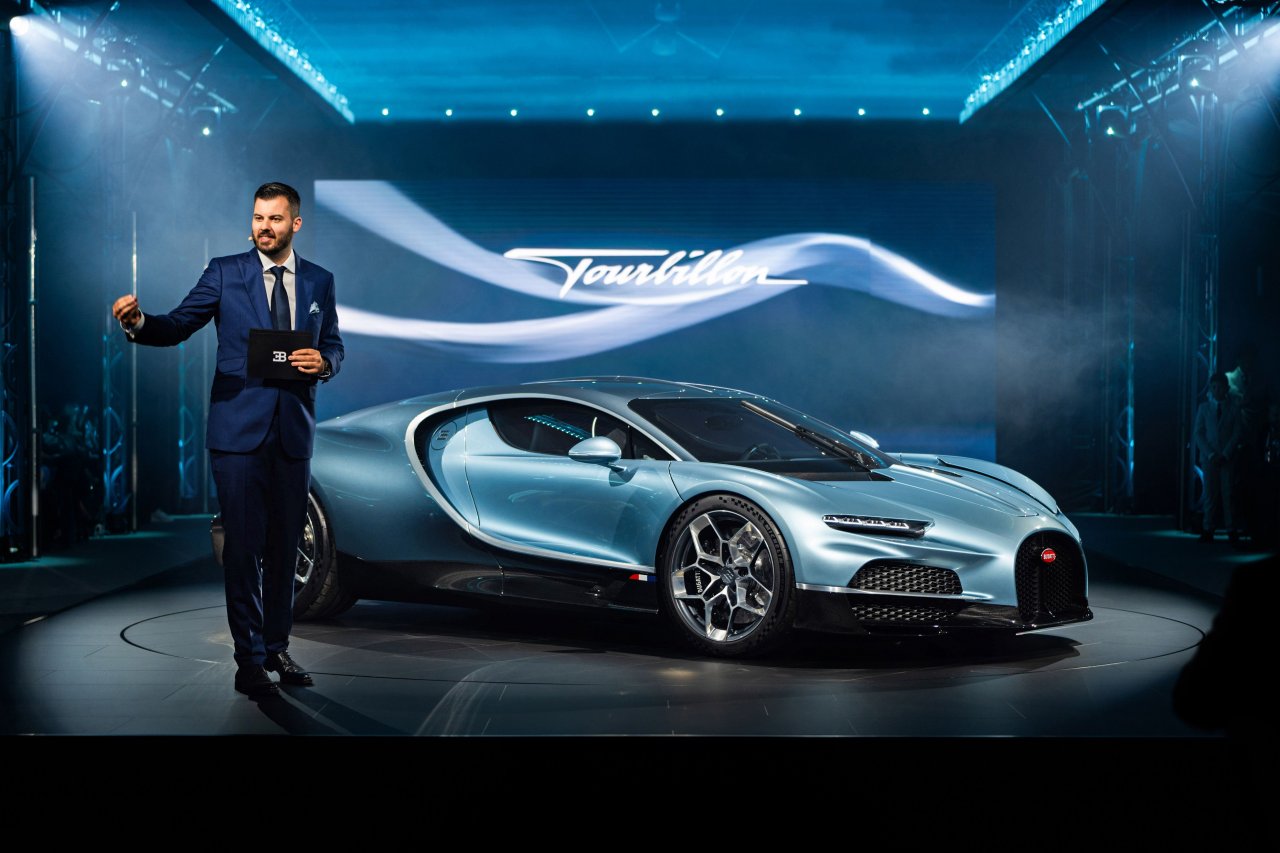 Bugatti v celoti v roke Hrvatov