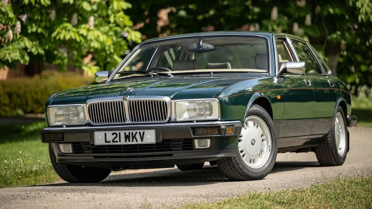 Na dražbo prihaja najbolj slavni Jaguar XJ40 na svetu